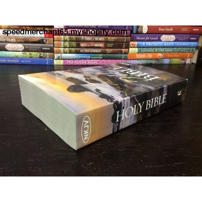 The NKJV Holy Bible Larger Print Paperback: New King James