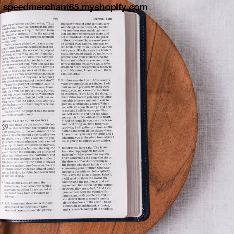 NKJV Value Thinline Bible Large Print Leathersoft Purple Red