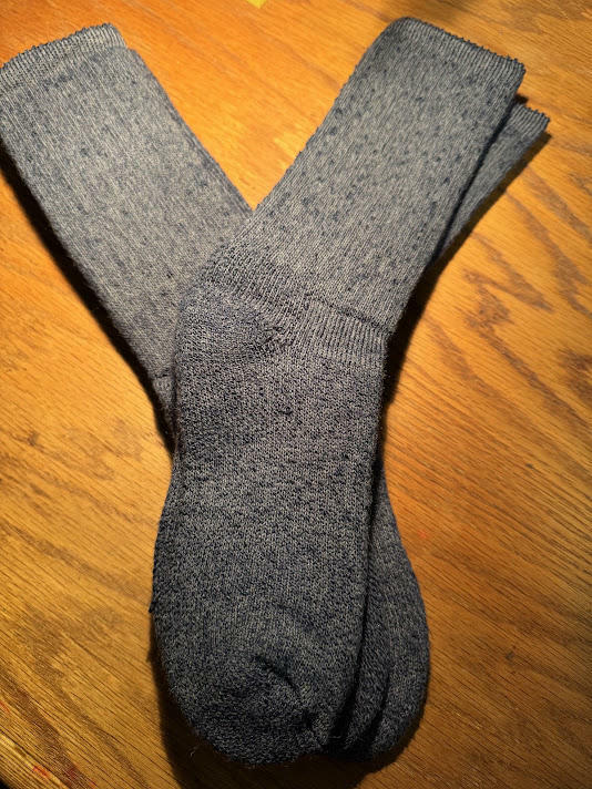 Magellan Outdoors Men's Wool Crew Socks 2 Pairs Medium - The Hungry Bookworm & Speedmerchant65