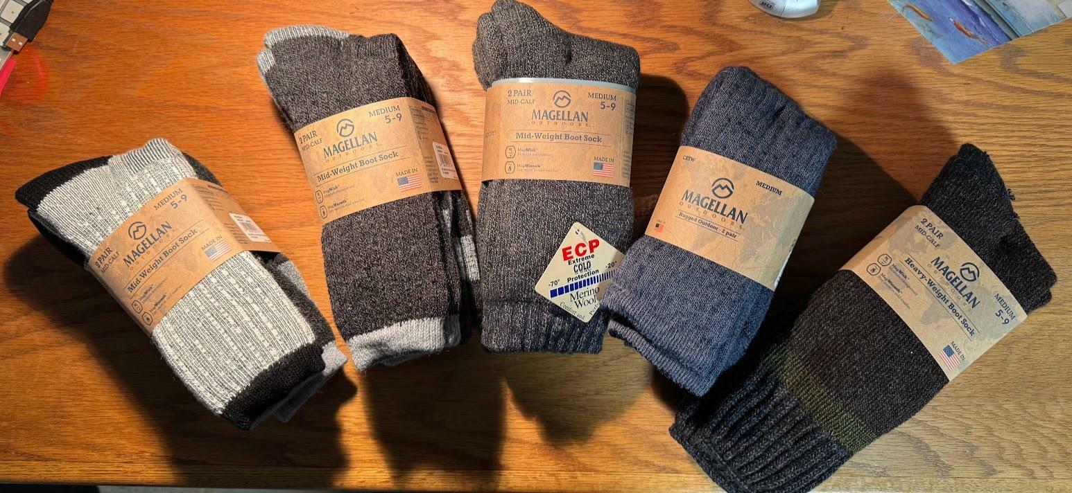 Magellan Outdoors Men's Wool Crew Socks 2 Pairs Medium - The Hungry Bookworm & Speedmerchant65